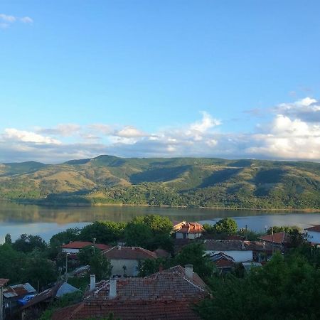 Mihaela Lake Retreat Gnyazdovo Bagian luar foto
