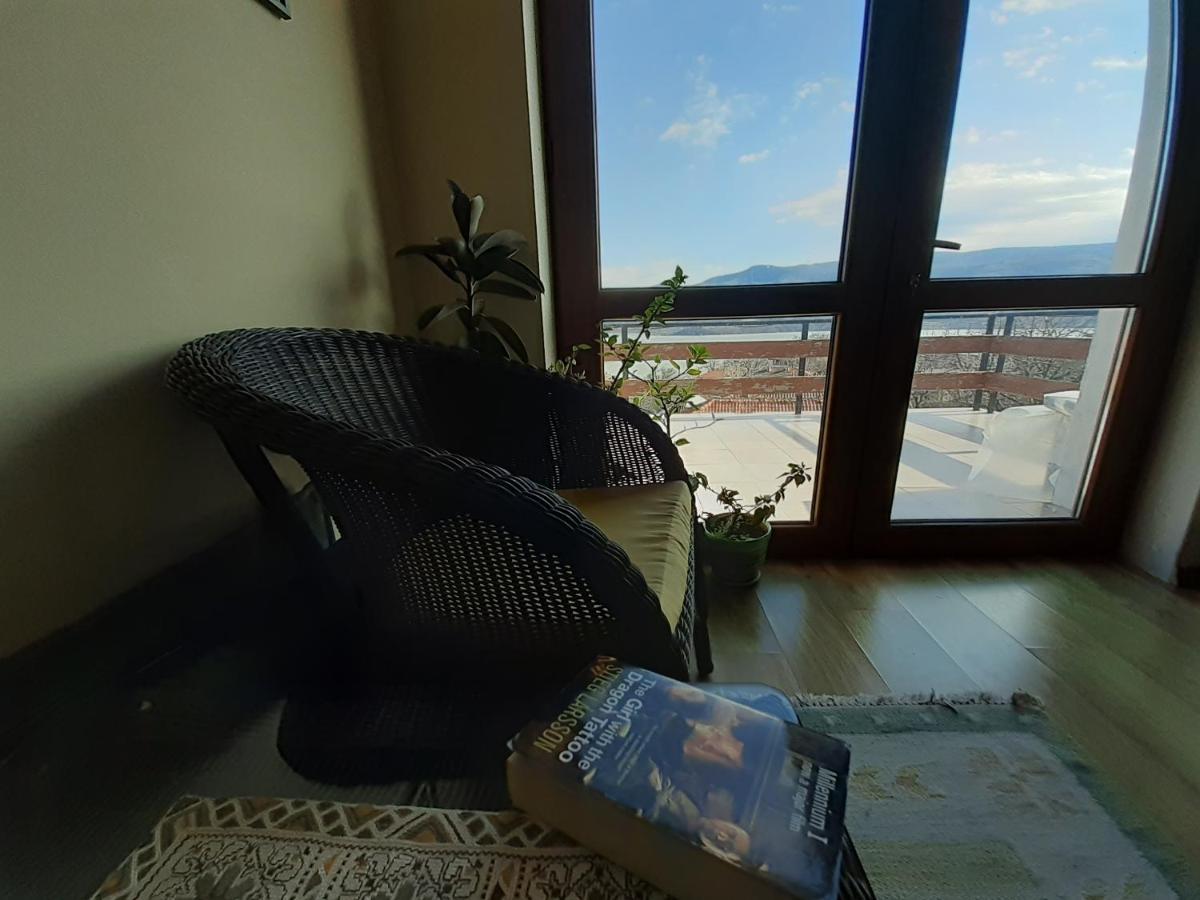 Mihaela Lake Retreat Gnyazdovo Bagian luar foto