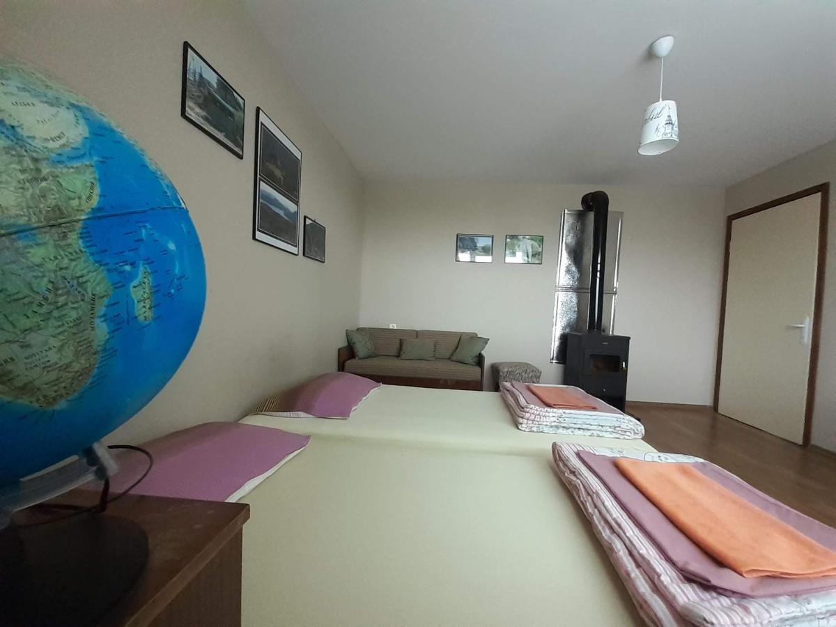 Mihaela Lake Retreat Gnyazdovo Bagian luar foto