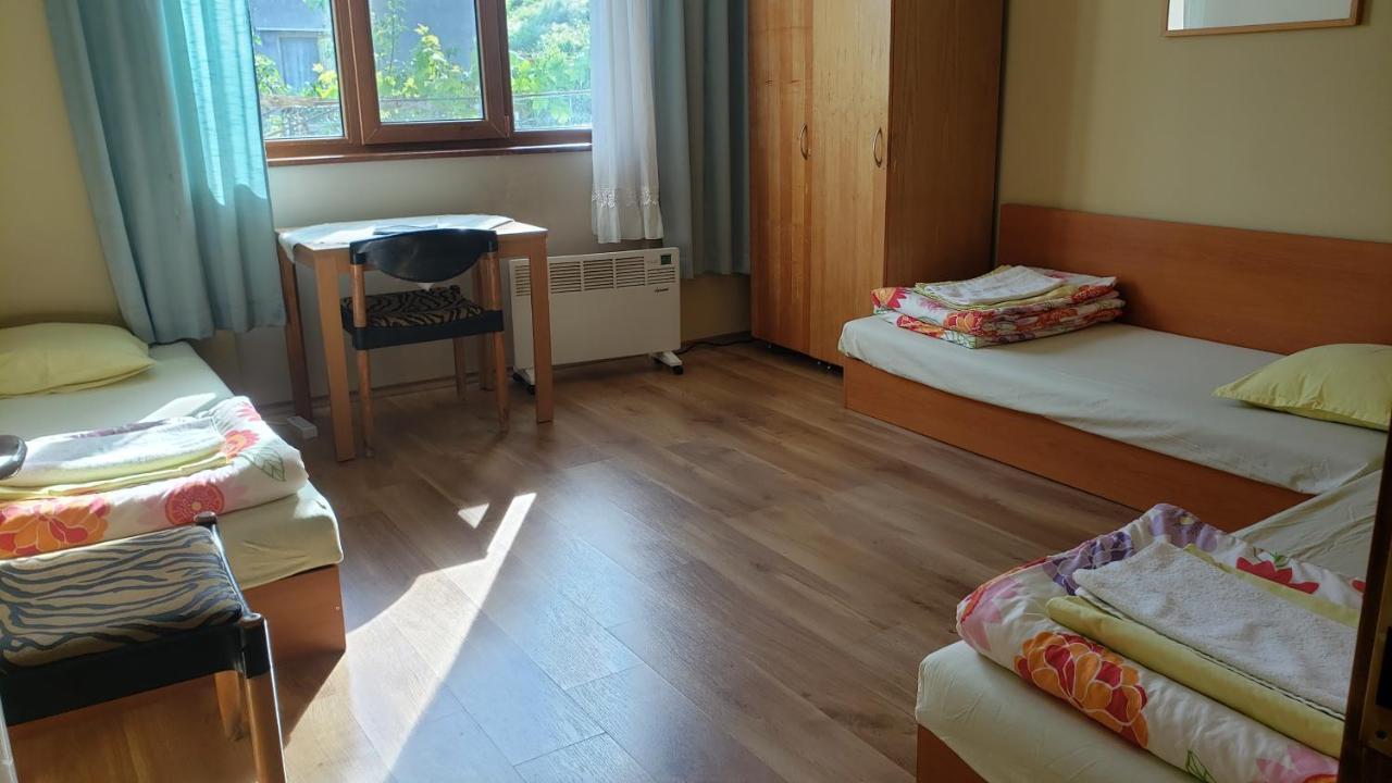 Mihaela Lake Retreat Gnyazdovo Bagian luar foto