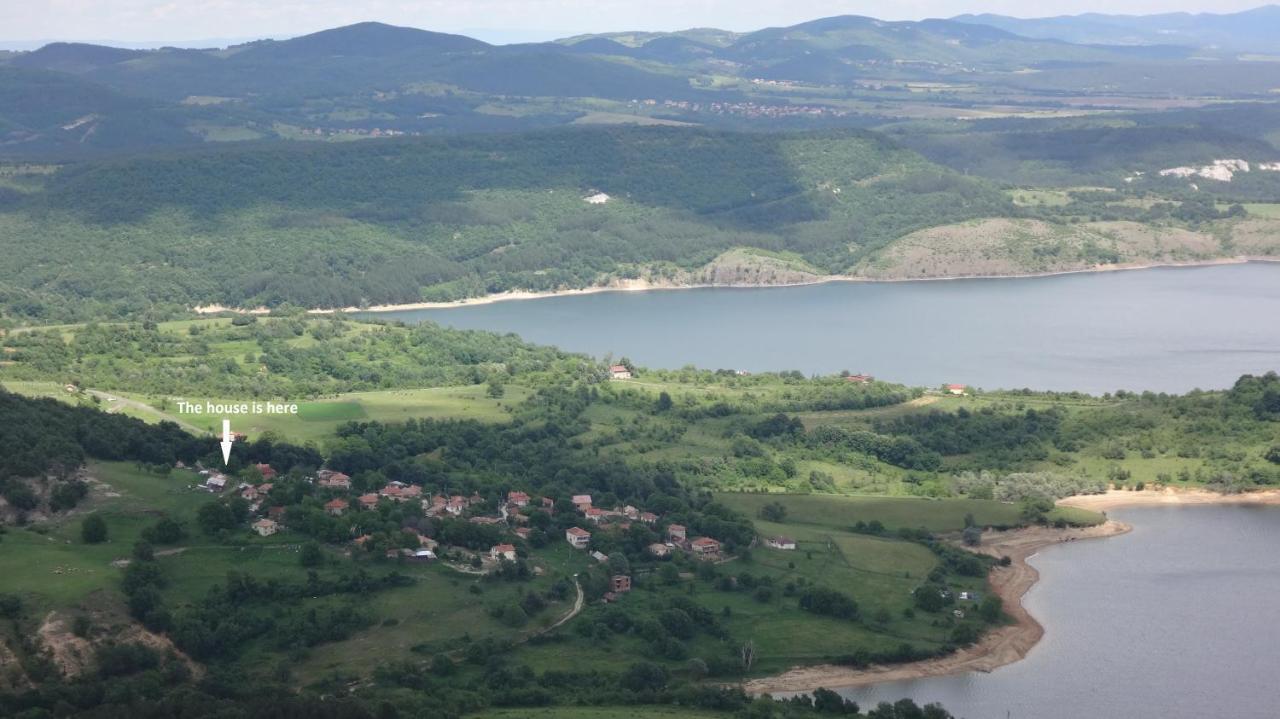 Mihaela Lake Retreat Gnyazdovo Bagian luar foto