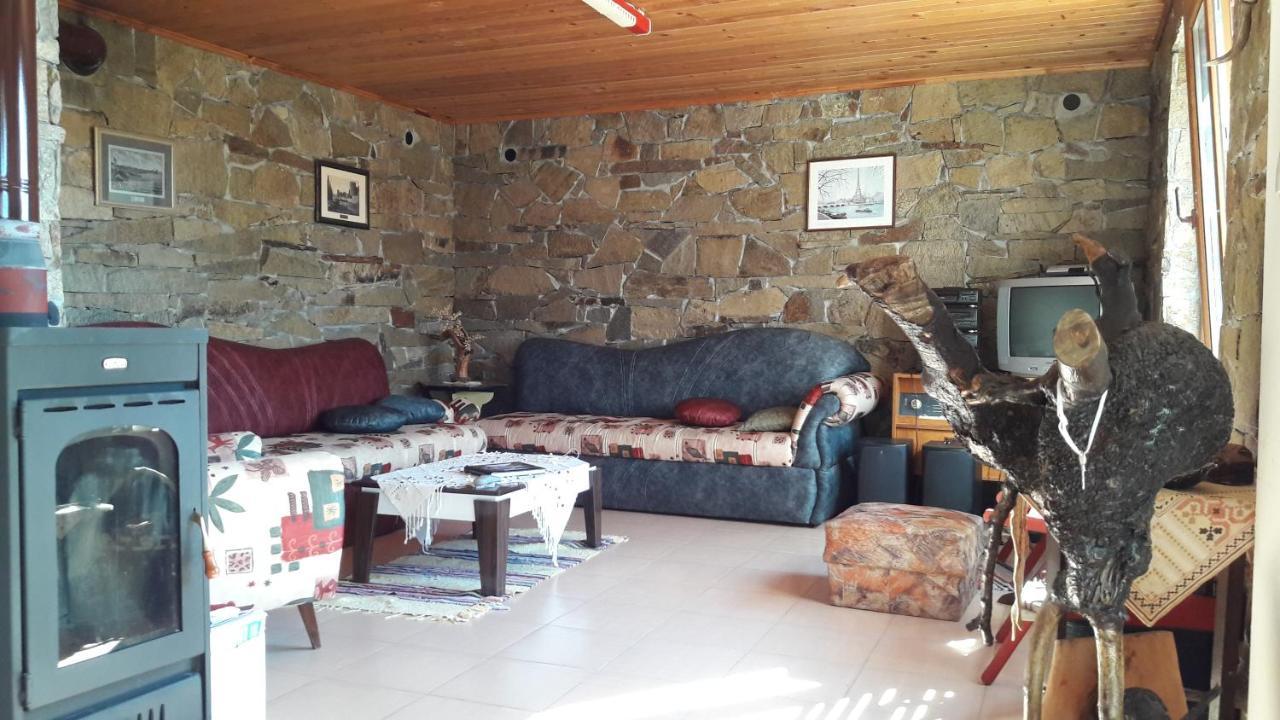 Mihaela Lake Retreat Gnyazdovo Bagian luar foto