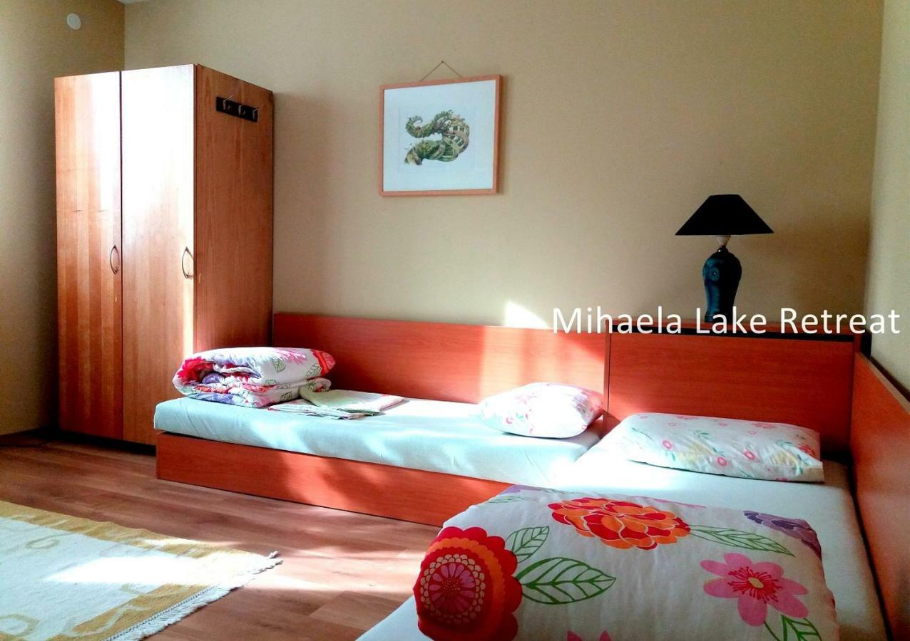Mihaela Lake Retreat Gnyazdovo Bagian luar foto